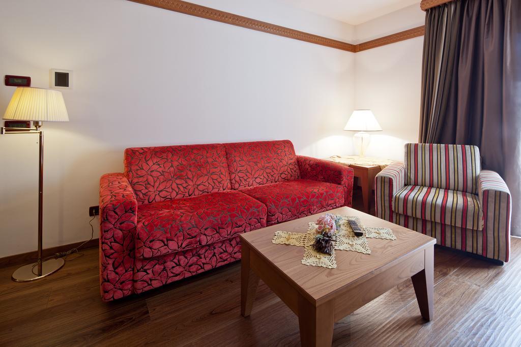 Hotel Haus Michaela Sappada Esterno foto