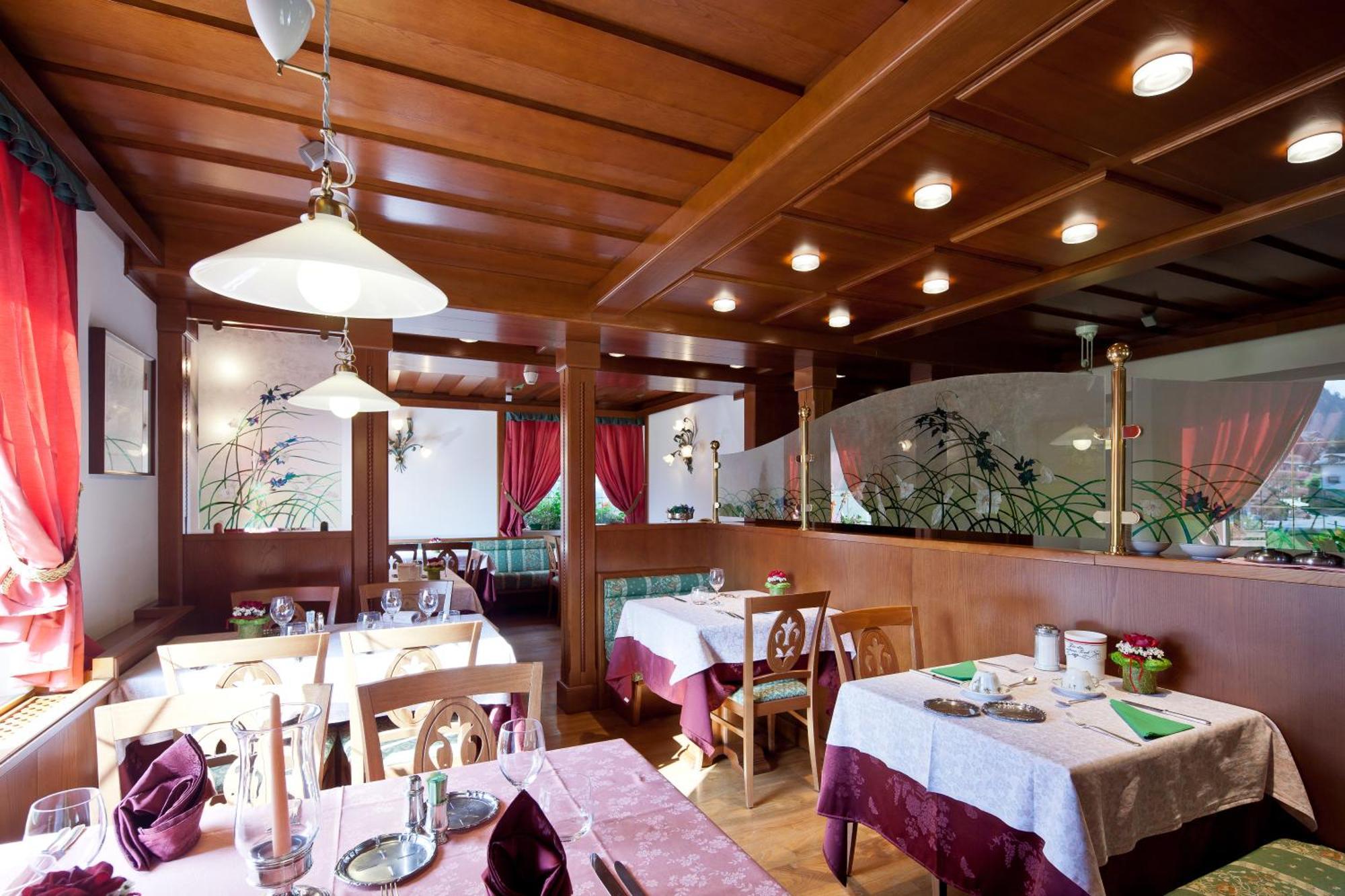 Hotel Haus Michaela Sappada Esterno foto