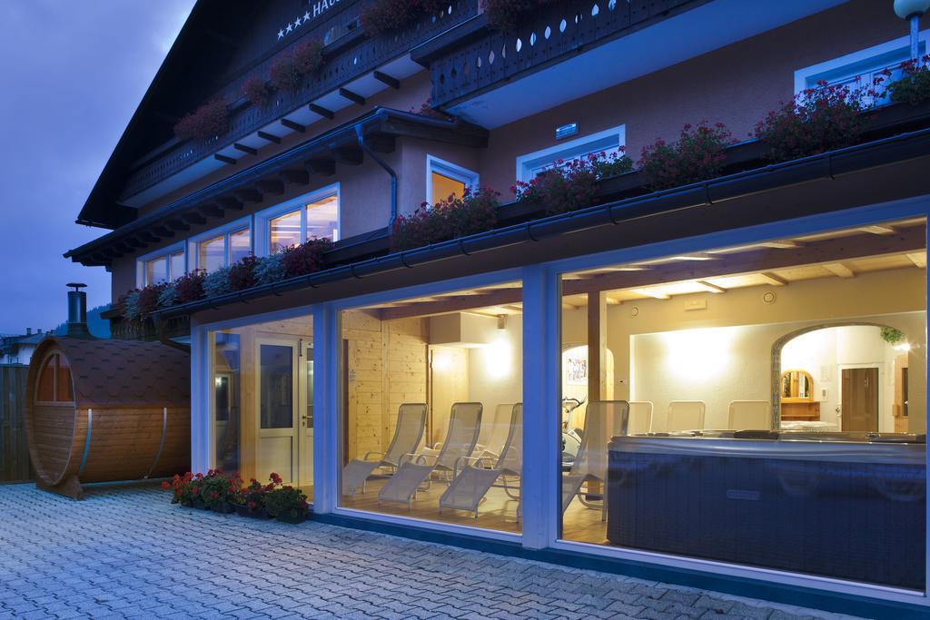 Hotel Haus Michaela Sappada Esterno foto