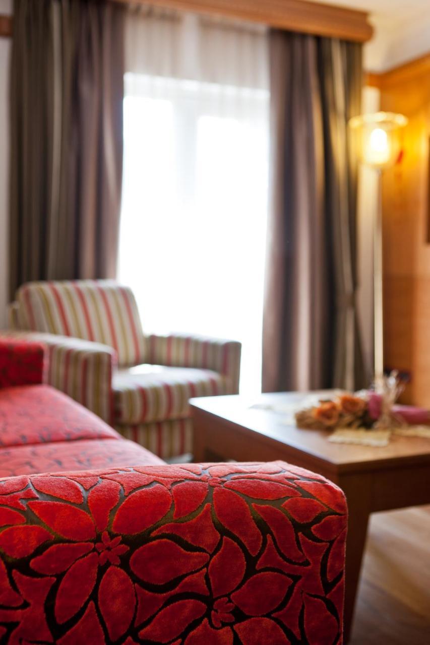 Hotel Haus Michaela Sappada Esterno foto